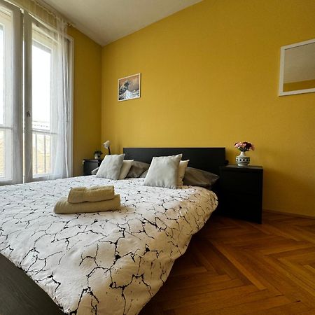 Extralarge Queen Room In The Heart Of Bratislava With Terrace Экстерьер фото