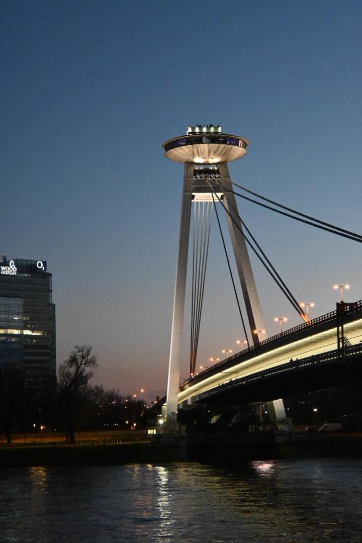 Extralarge Queen Room In The Heart Of Bratislava With Terrace Экстерьер фото