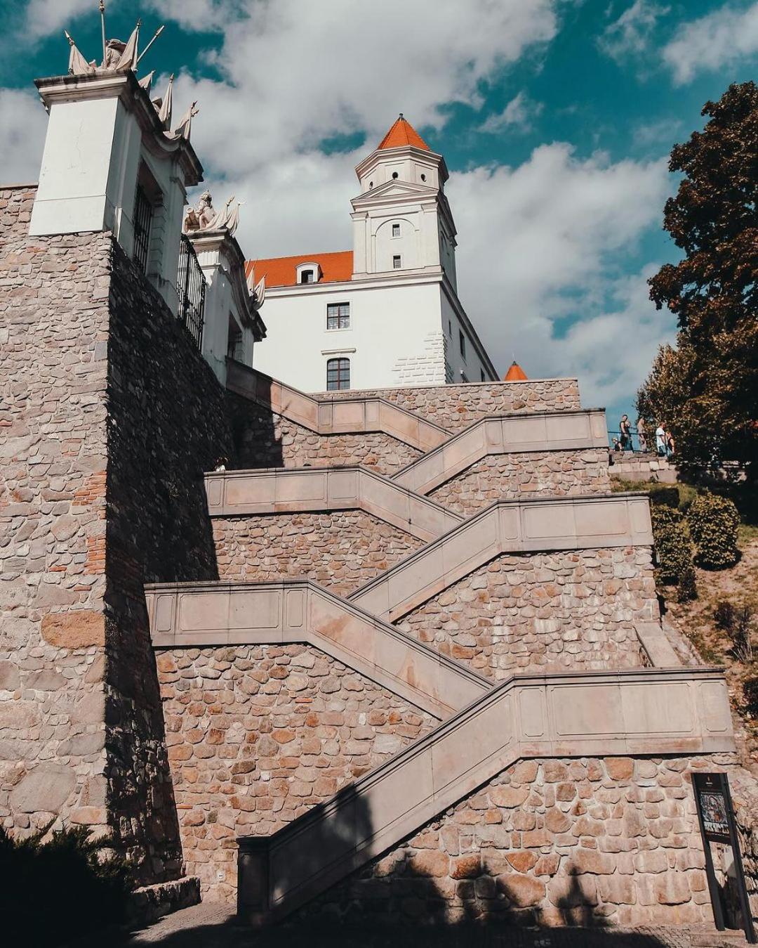 Extralarge Queen Room In The Heart Of Bratislava With Terrace Экстерьер фото