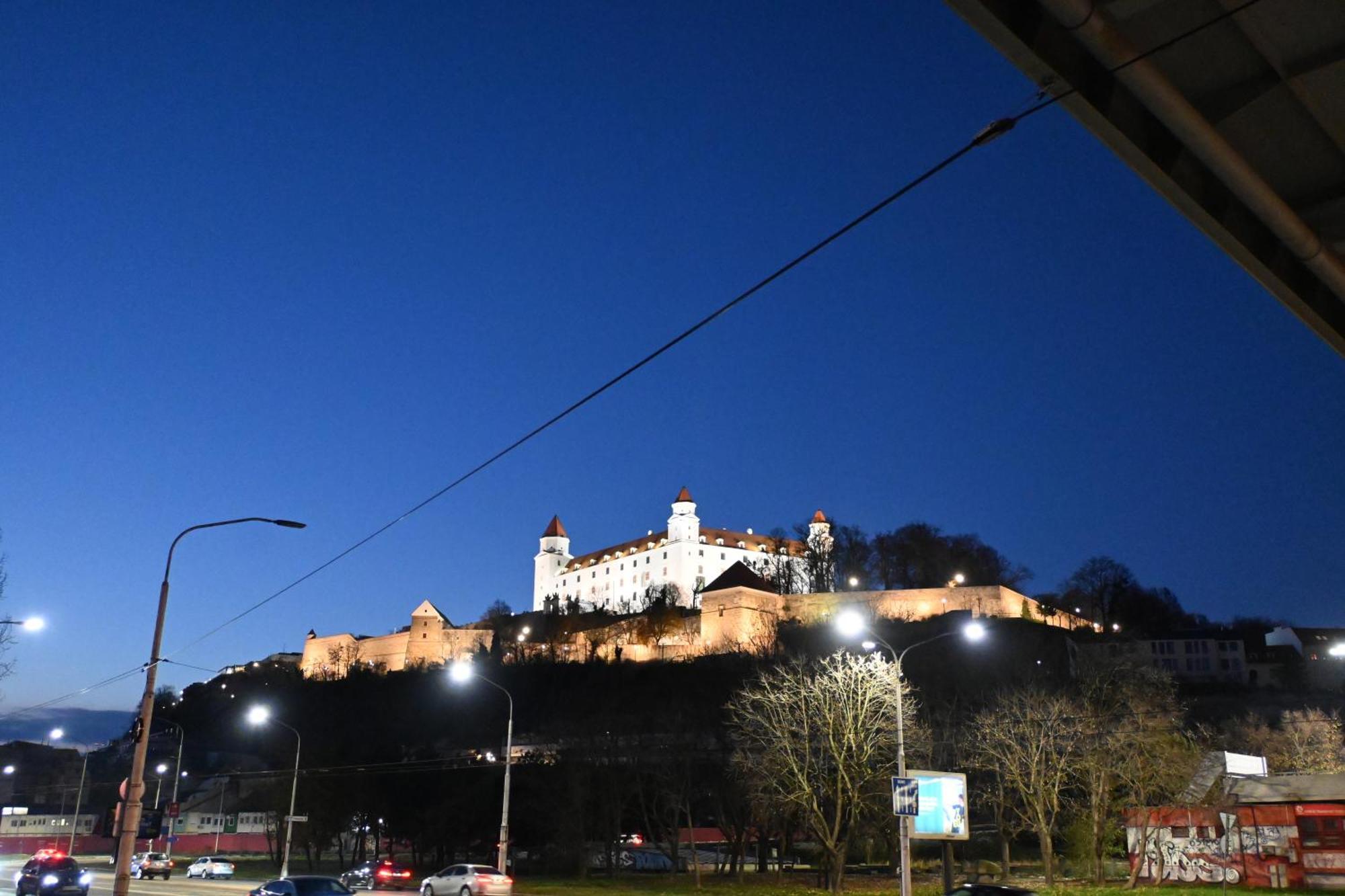 Extralarge Queen Room In The Heart Of Bratislava With Terrace Экстерьер фото