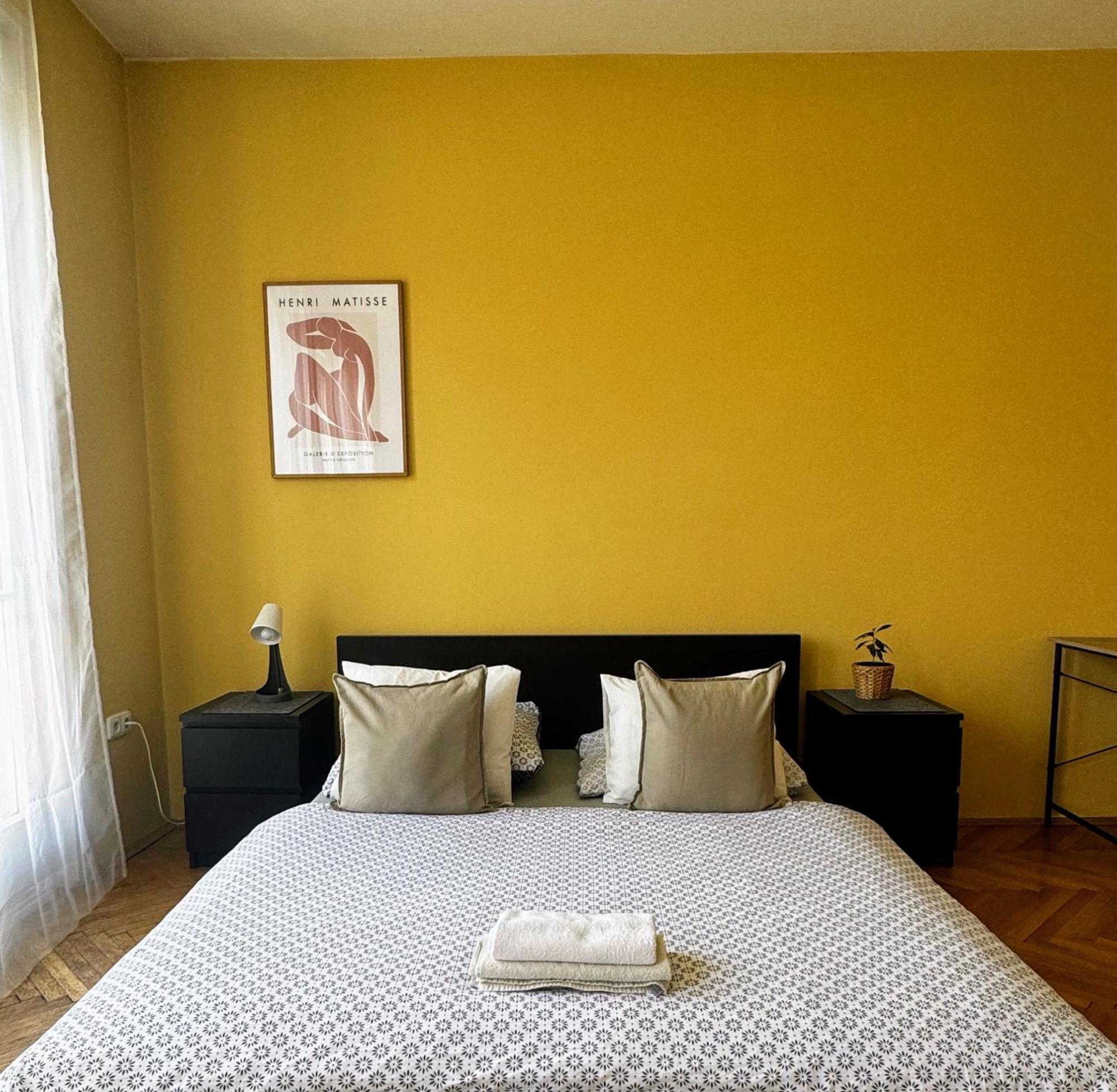 Extralarge Queen Room In The Heart Of Bratislava With Terrace Экстерьер фото