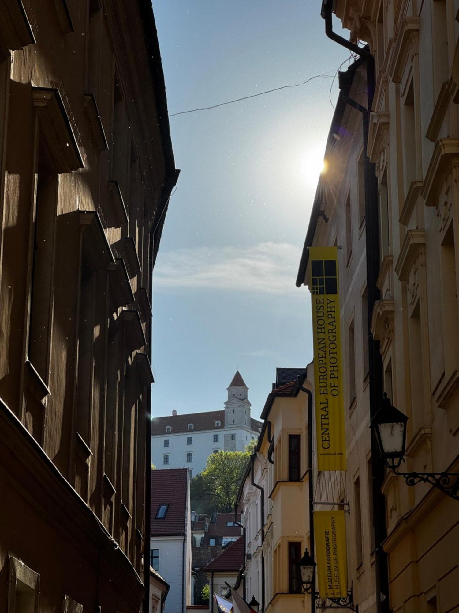 Extralarge Queen Room In The Heart Of Bratislava With Terrace Экстерьер фото